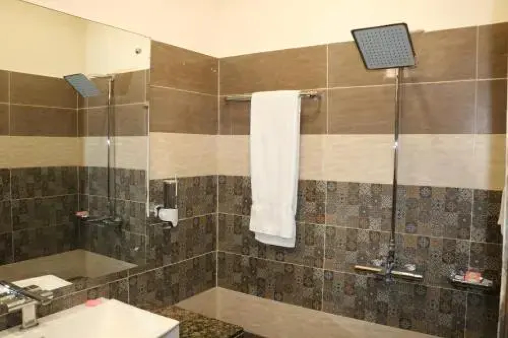 Avalon Executive Suites Hotel
