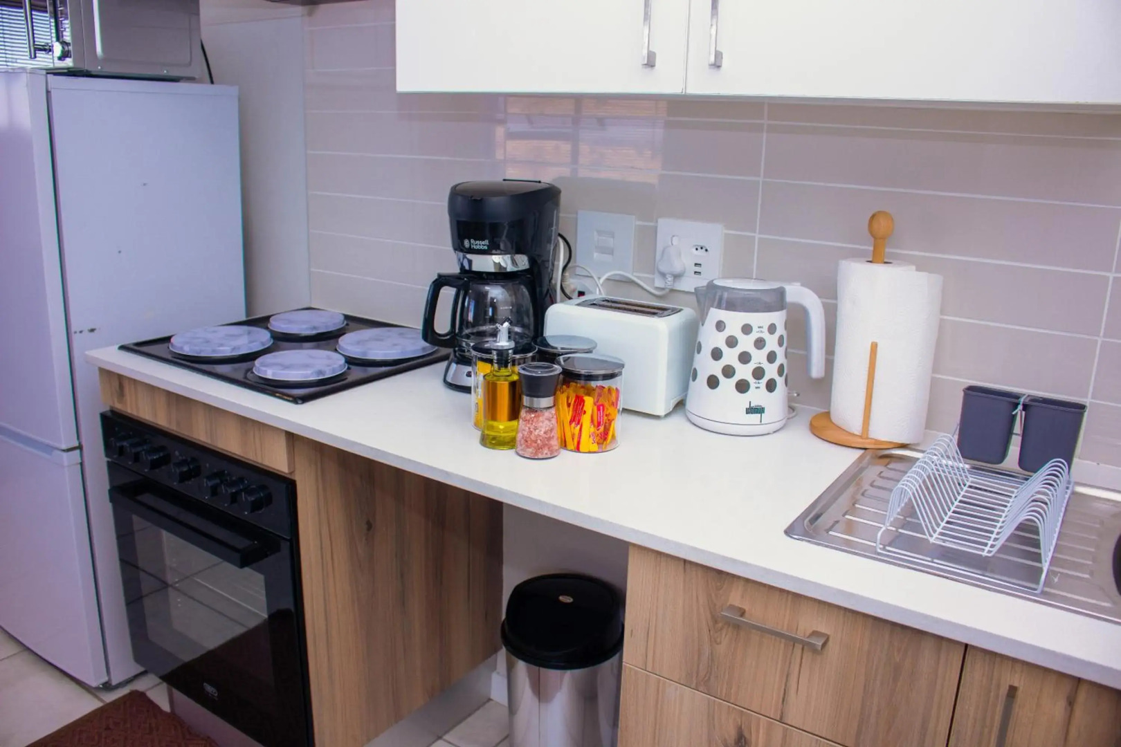 Charms and bows studio apartment -near ORT airport