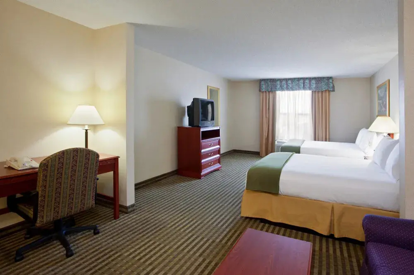 Holiday Inn Express Hotel & Suites CIRCLEVILLE