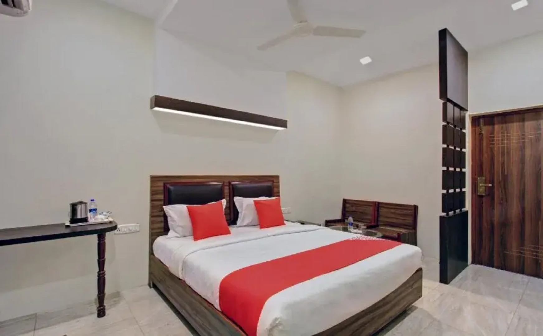 Aar Royal Residency By OYO Rooms