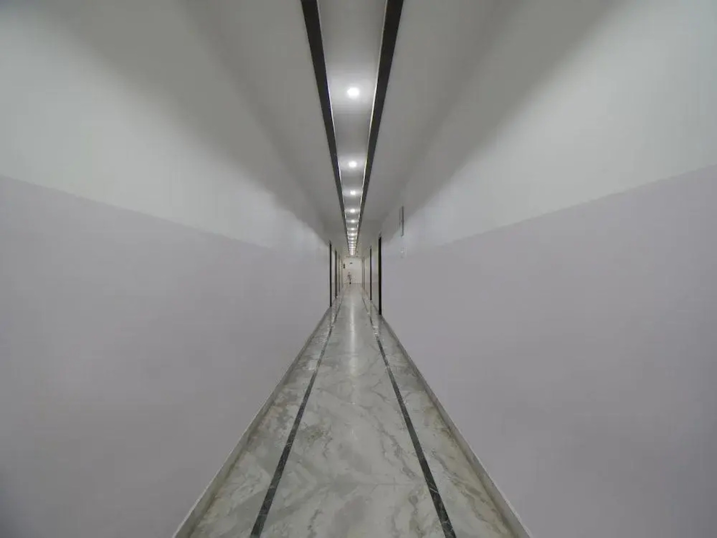 OYO 33503 Hotel Holiday international