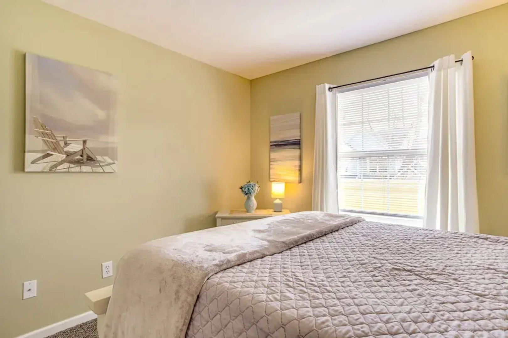 3 Mi to Savannah Beach: Lewes Condo w/ Pool Access