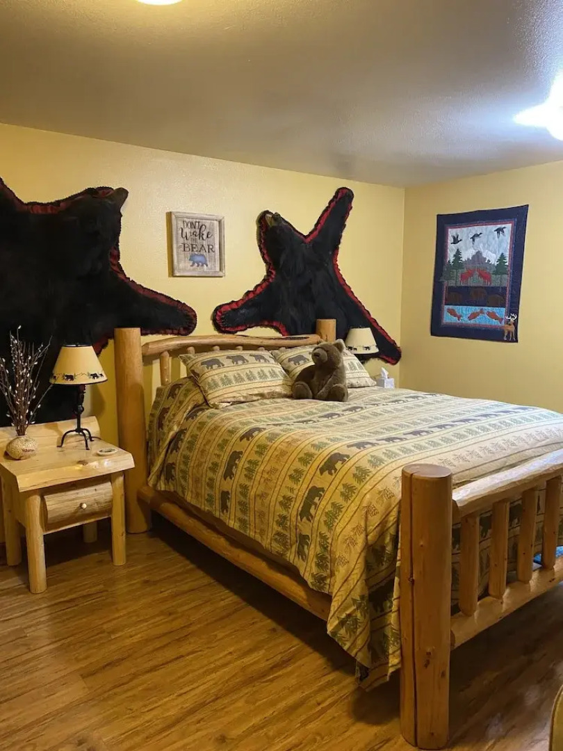 Two Bears Inn Bed & Breakfast