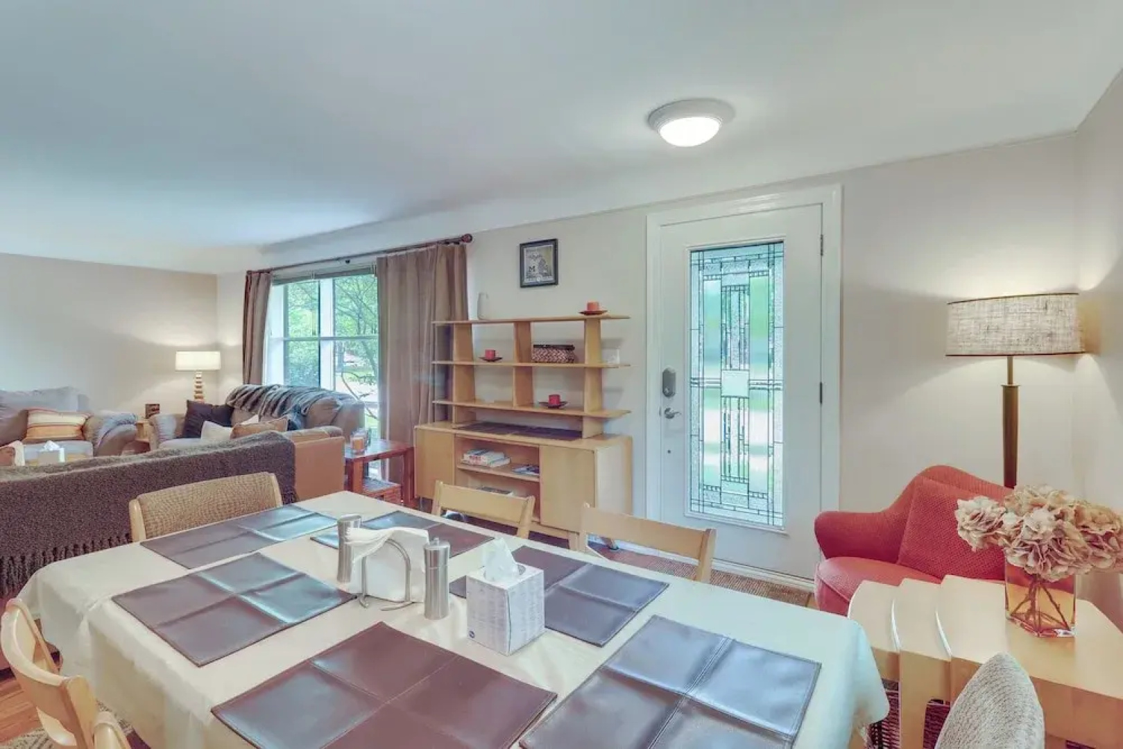 Royal Oak Home: 13 Mi to Downtown Detroit