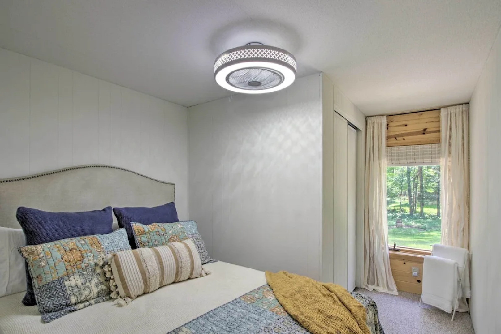 Spacious Cabin on Cross Lake: Treehouse & Sauna!