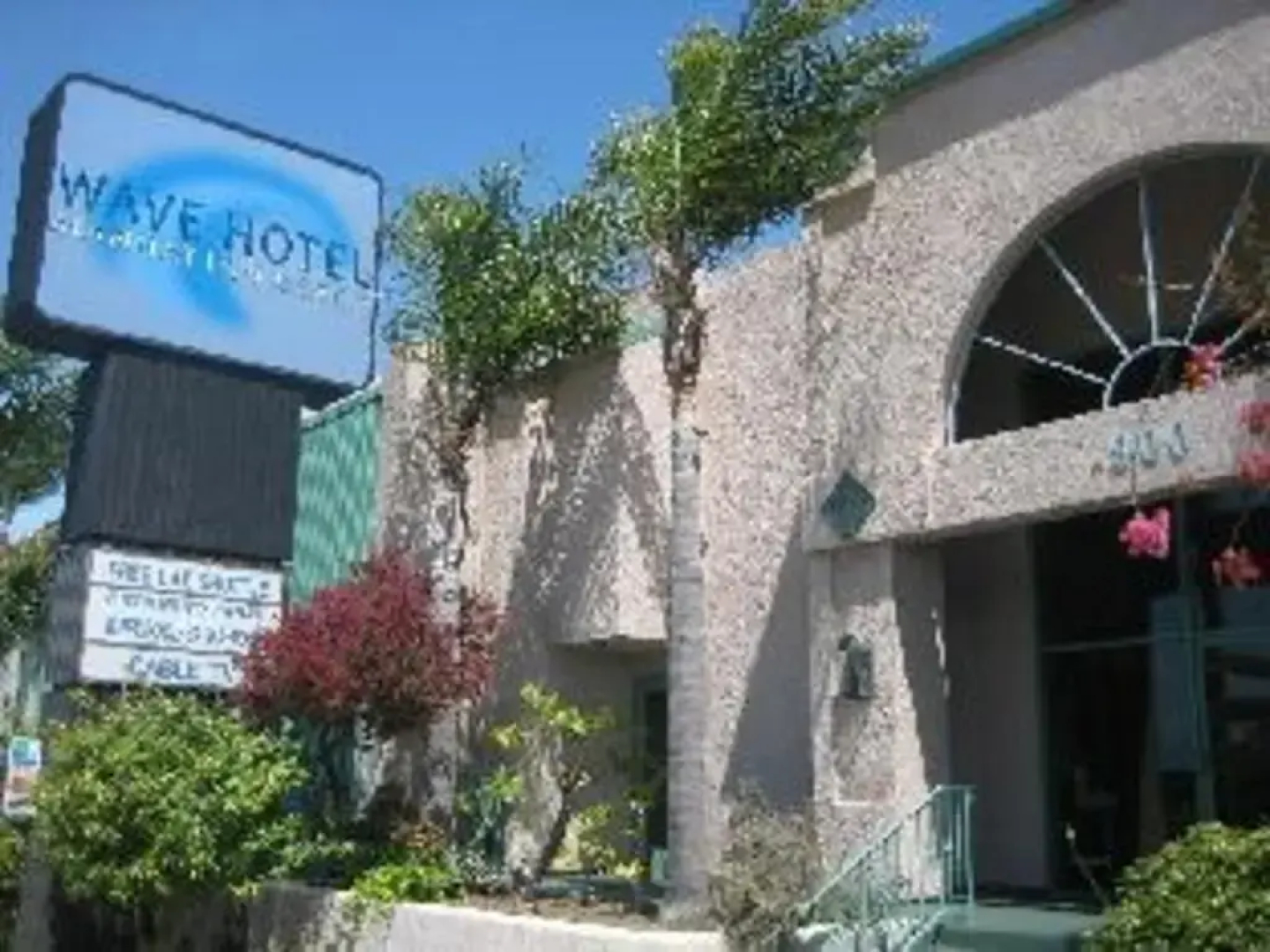 The Wave Manhattan Beach