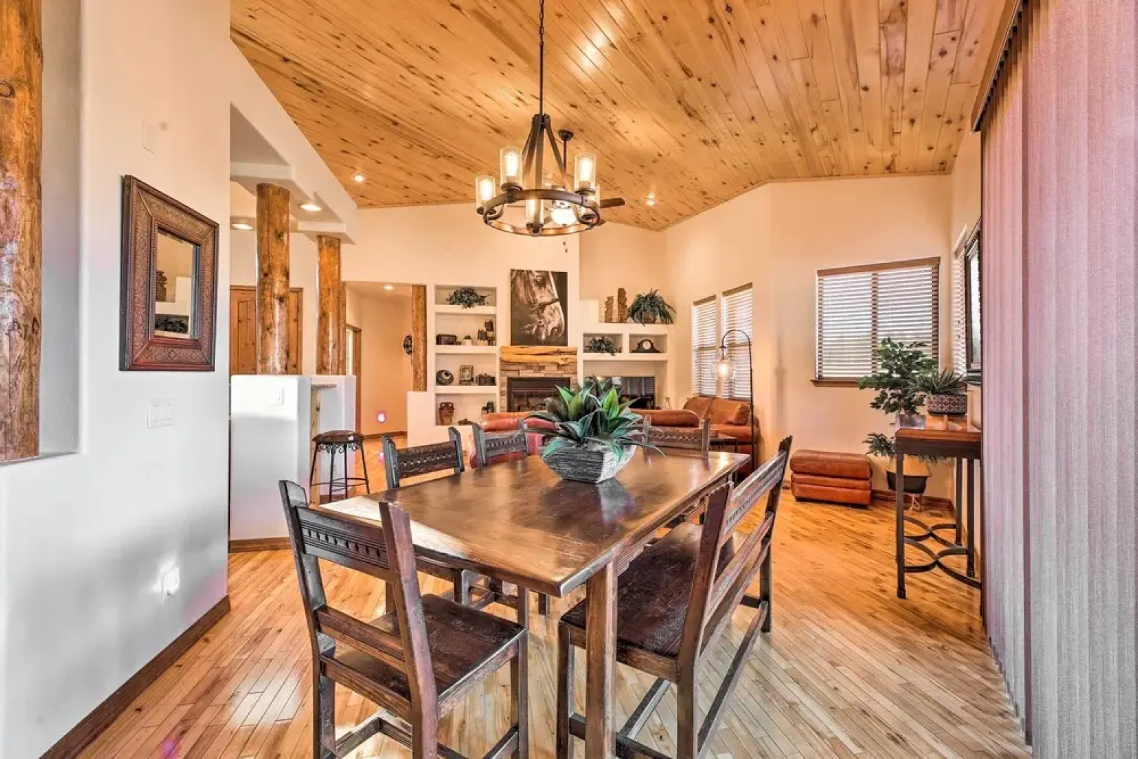 Patio, Deck & Grill: Spacious Show Low Home!