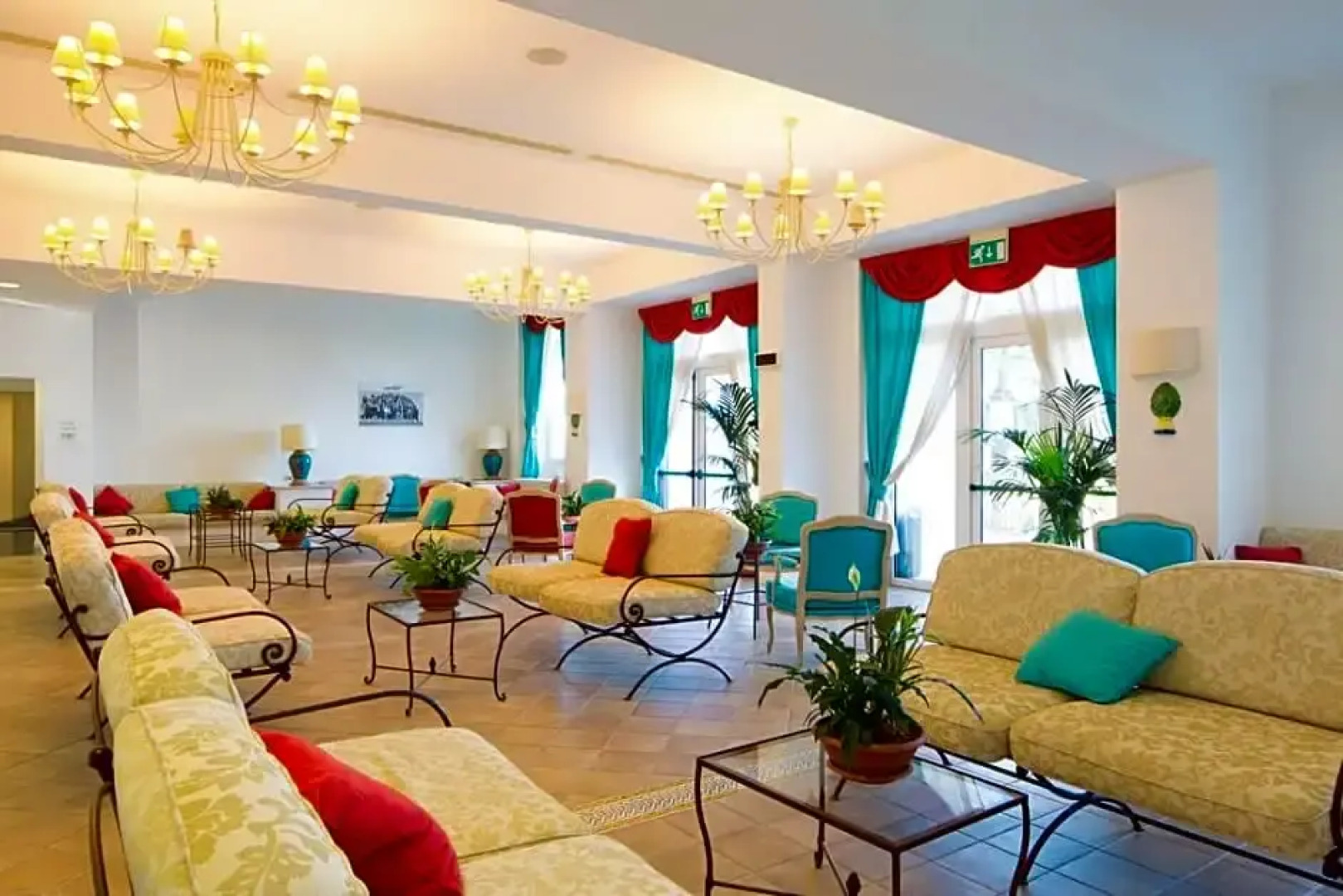 Costanza Charme Club