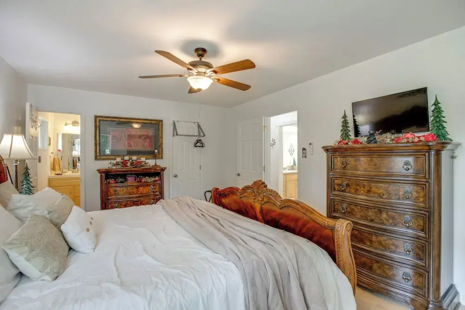 Modern Creekside Home: 9 Mi to Downtown Denver