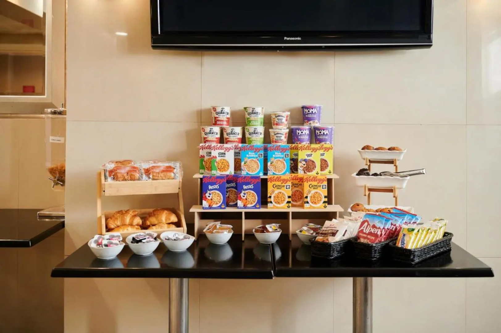 Huttons Hotel, Victoria London