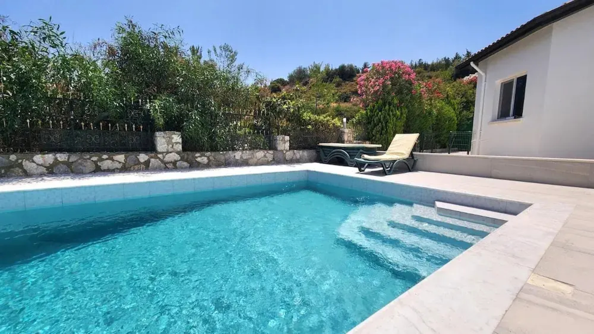 Beautiful Villa Within Easy Distance to Attraction