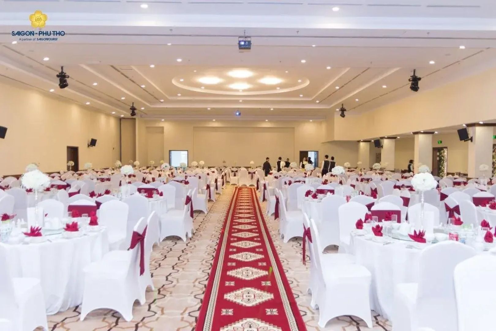 Sai Gon Phu Tho Hotel