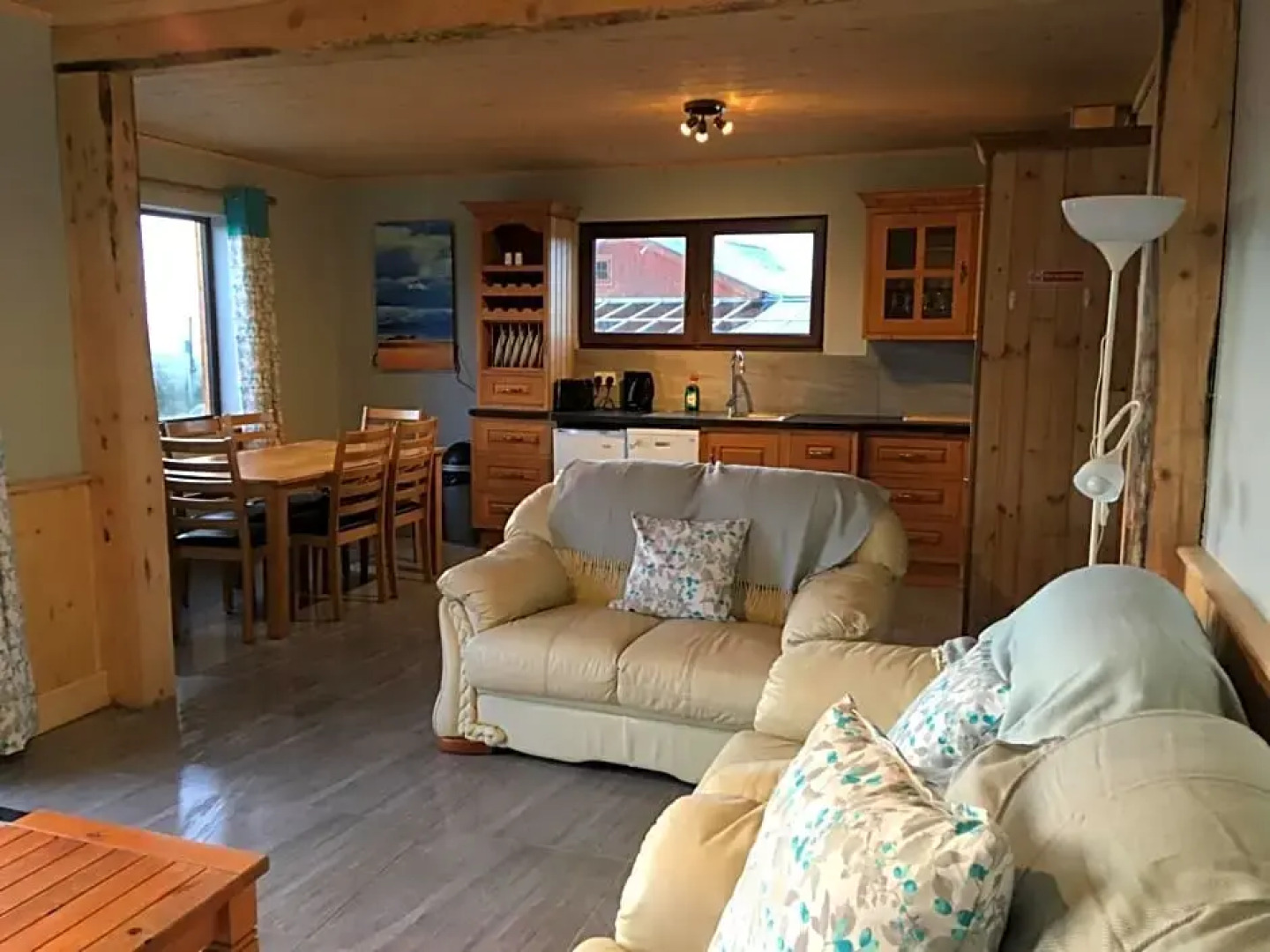 Log House Hideaway