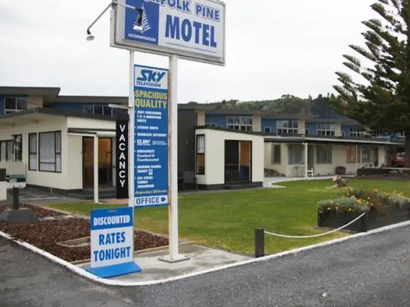 Norfolk Pine Beachfront Motel