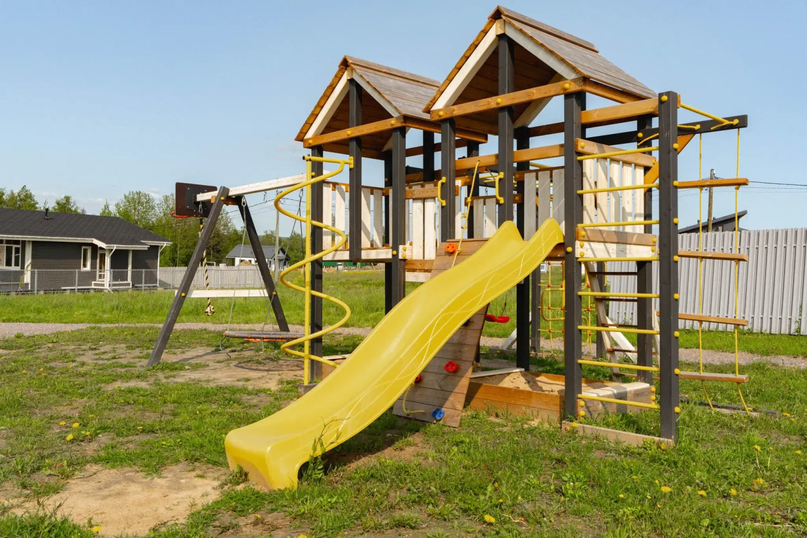 Коттедж Фахверк на берегу озера