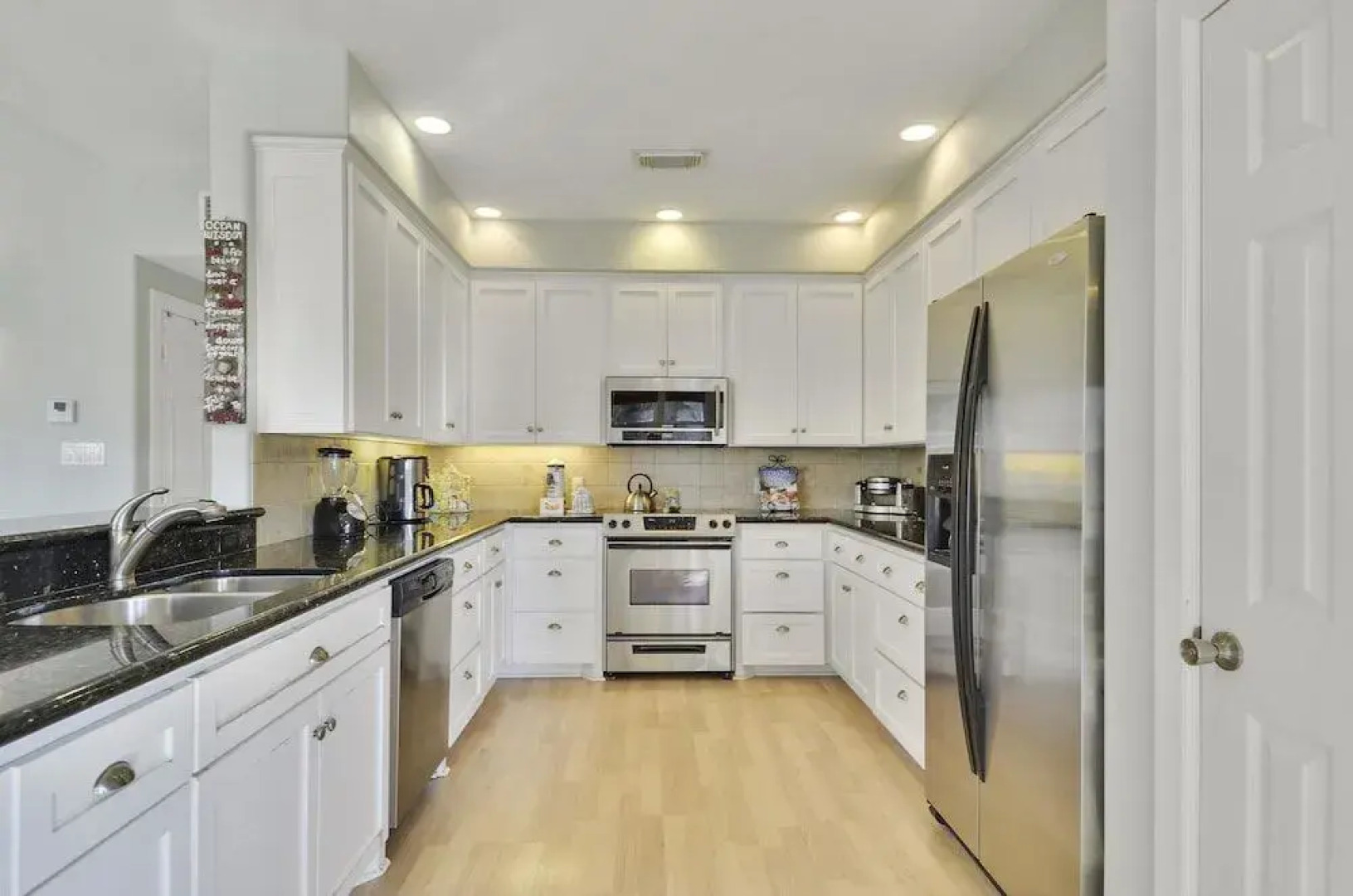 Sommervilla by RedAwning