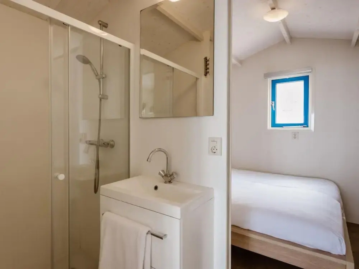 Beach House in Wijk aan Zee With Sea Views