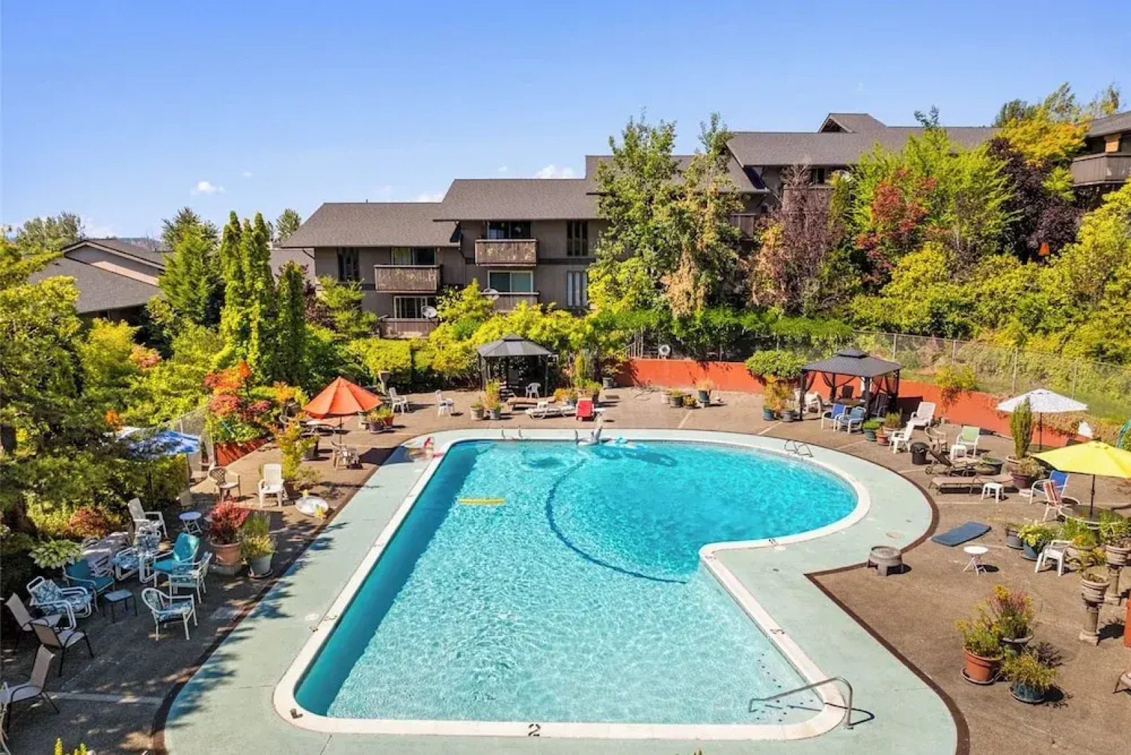 Modern Home Between Seattle, Tacoma & SEA Airport