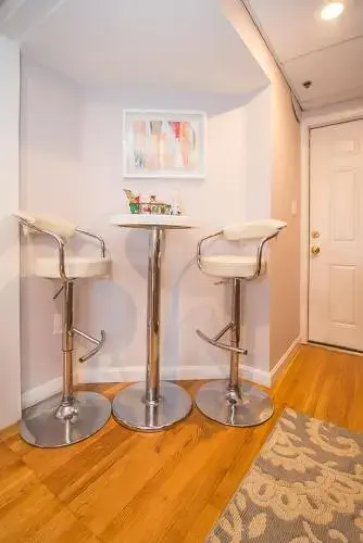 Studio Apartment Near Fenway by STARS of Boston