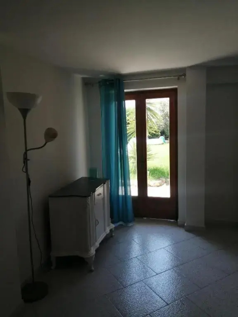 Appartamento con giardino con accesso a mare