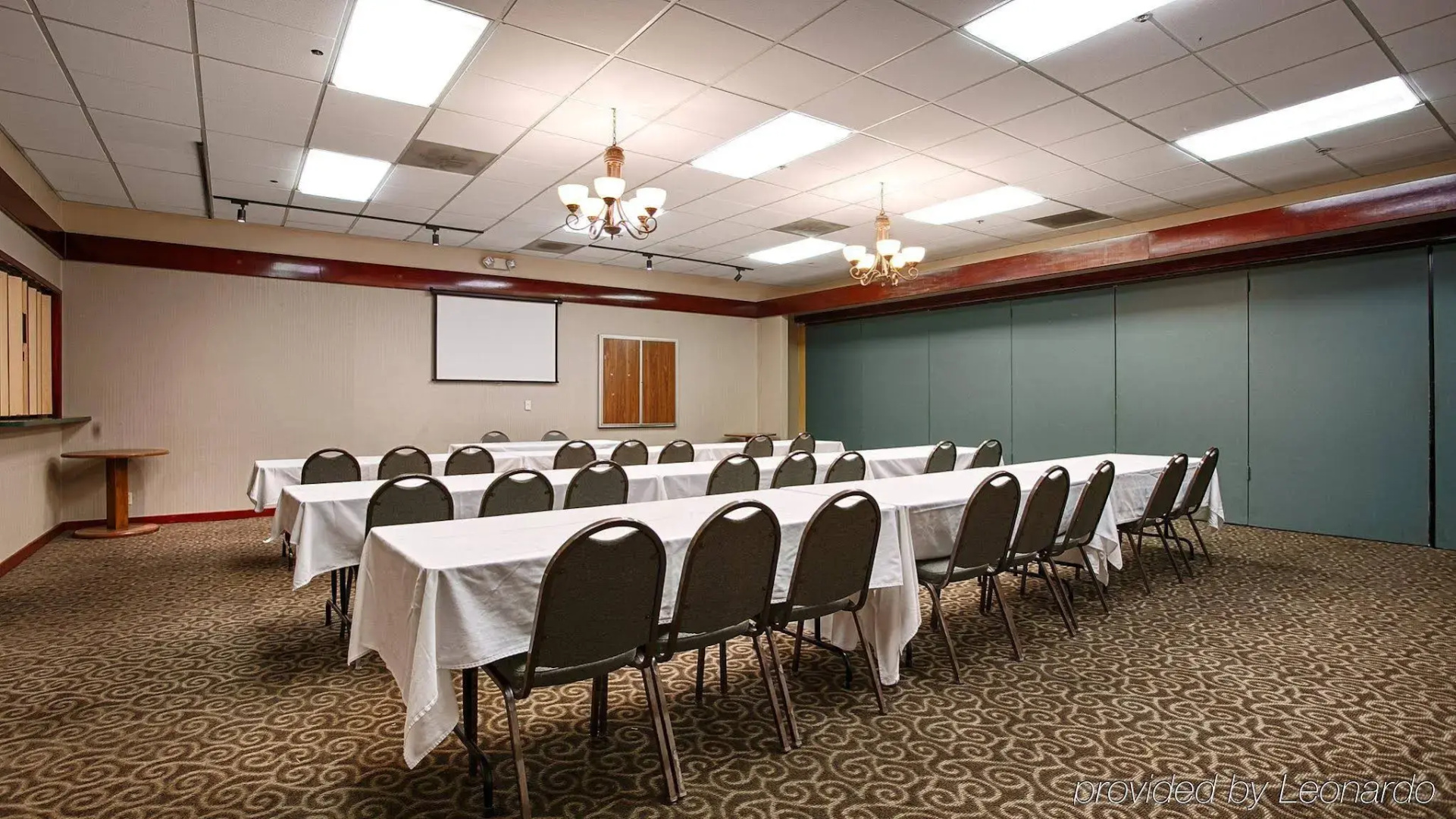 Best Western Plus Forest Park Inn