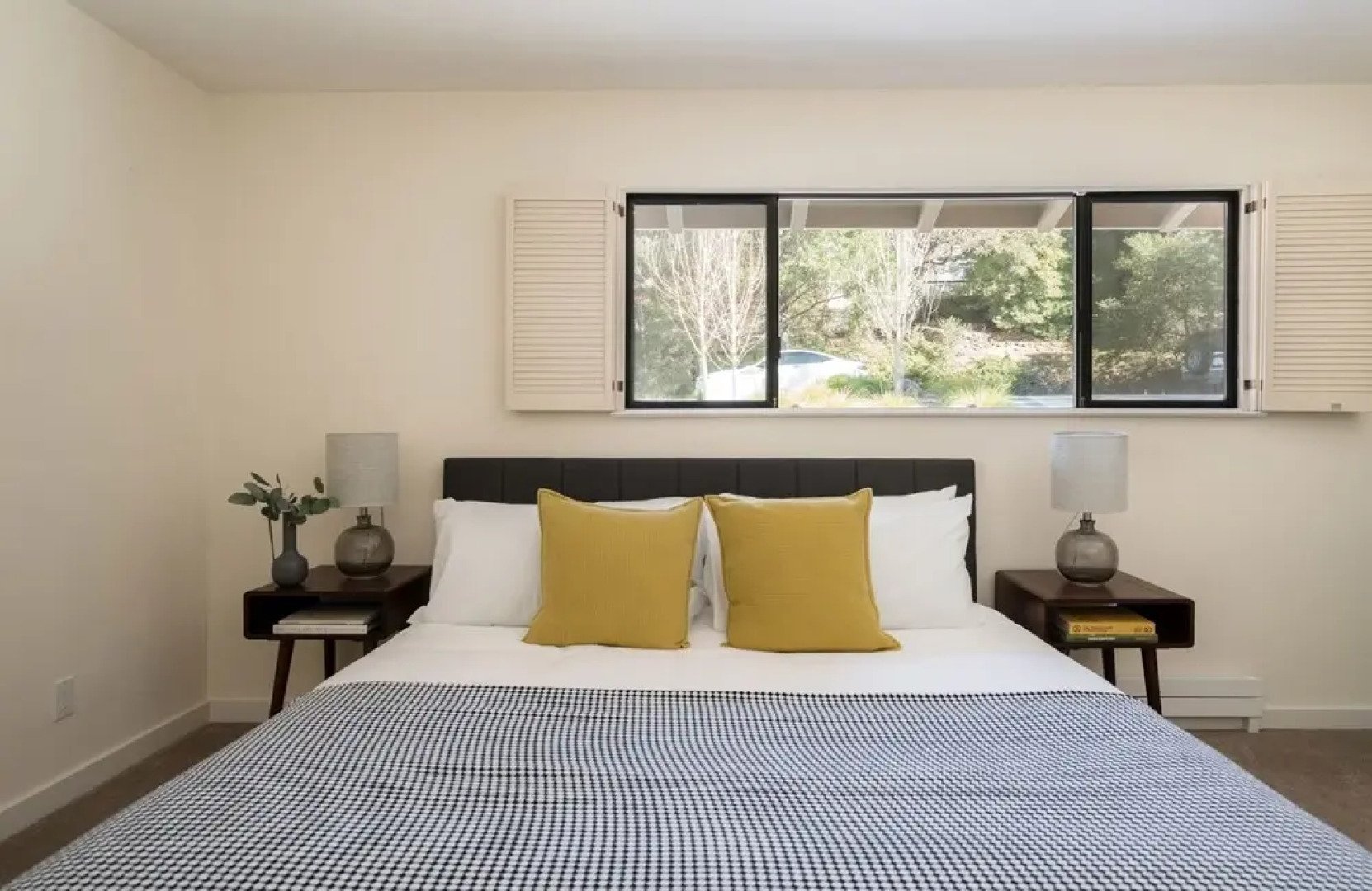 Rivendell - Spacious Home w Pool Arcade Games & Expansive Patio Santa Rosa