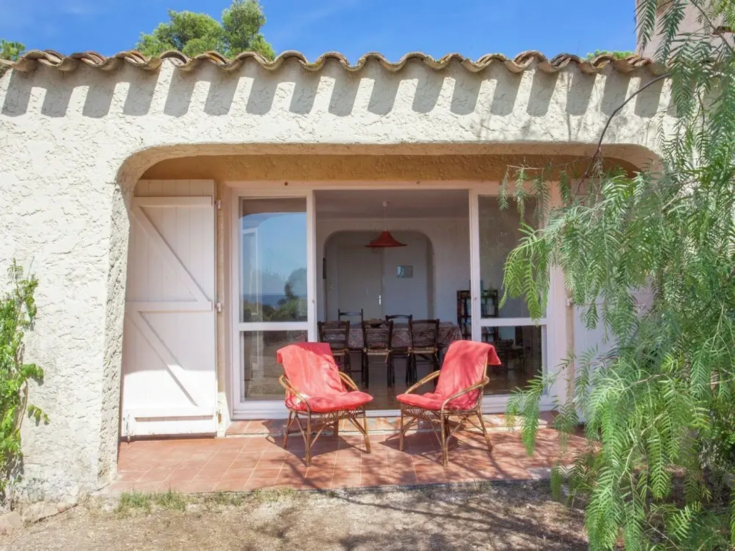 Cosy Holiday Home in CargÃ¨se Corse-du-Sud near Sea