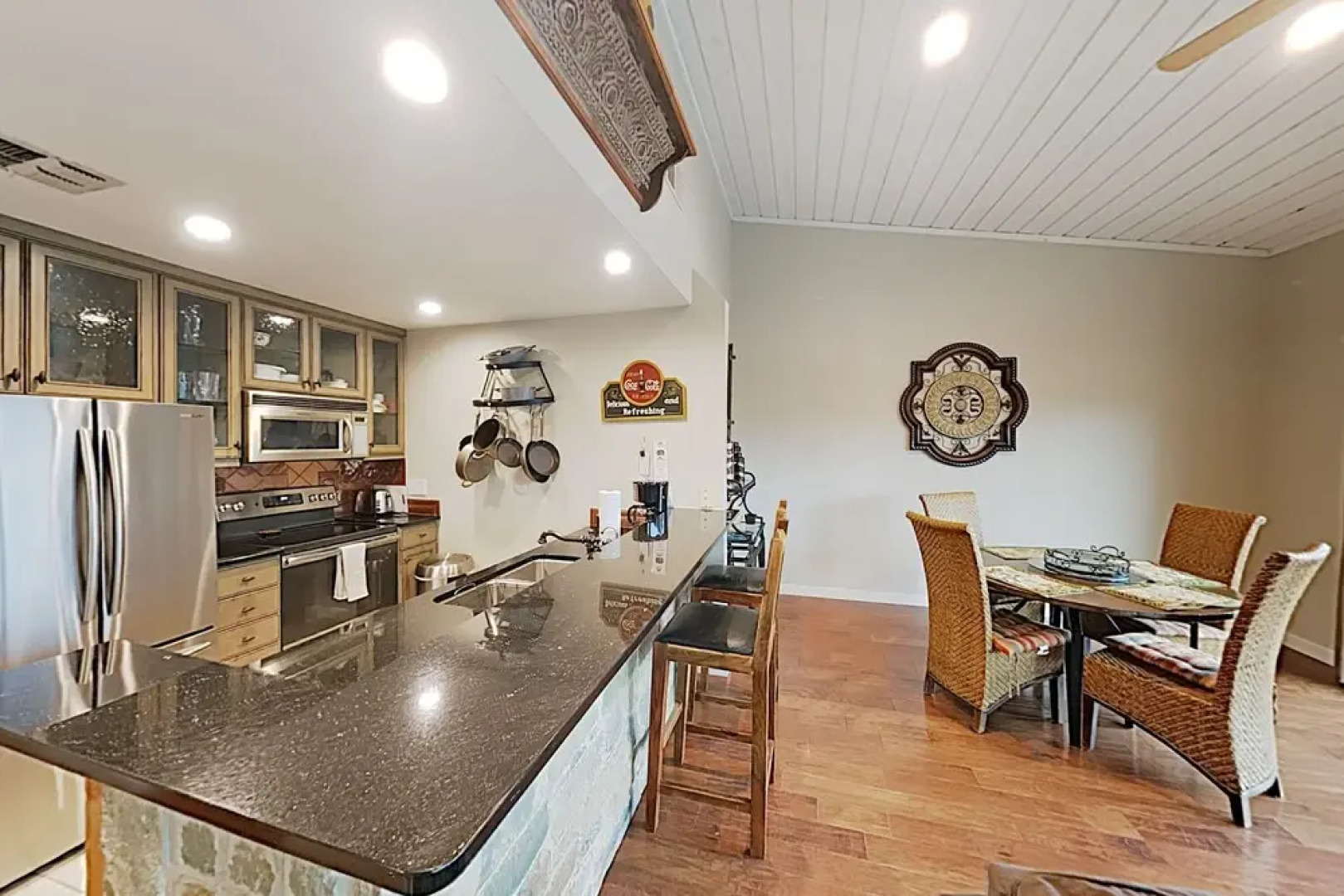 3BR 2BA Lake Travis Waterfront with Boat Launch by RedAwning