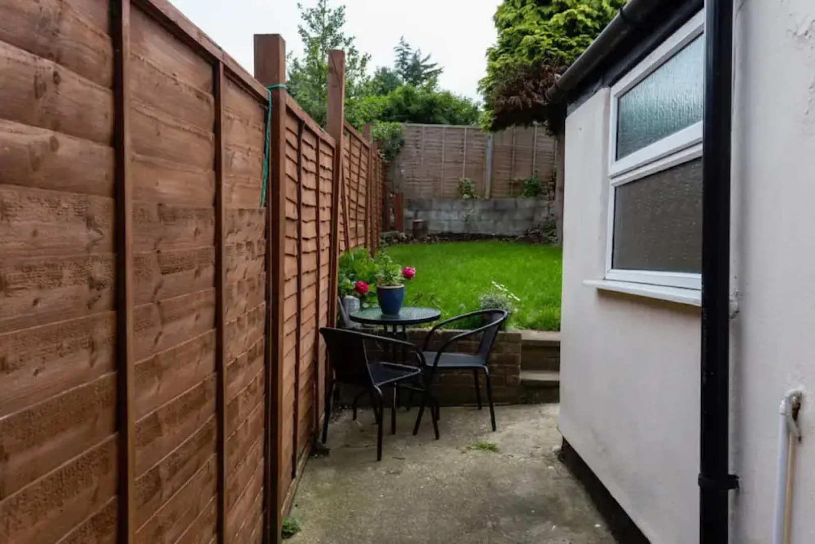 Ashton House, Luton - inhabit short stays