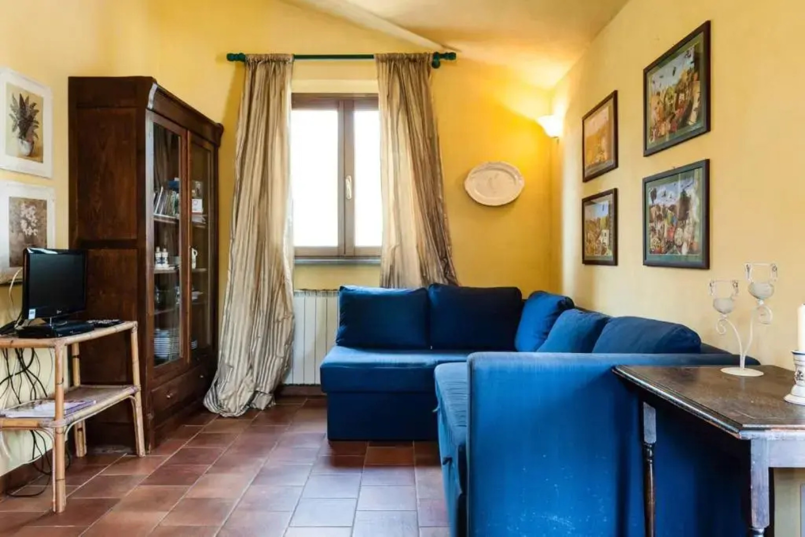 One bedroom villa with shared pool enclosed garden and wifi at Pisa