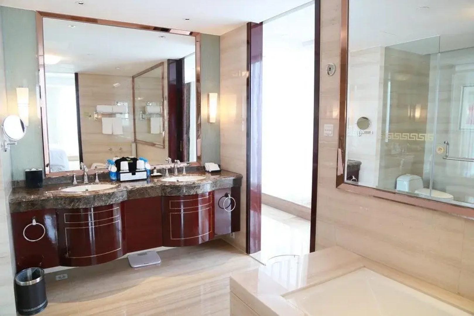 Parkview International Hotel