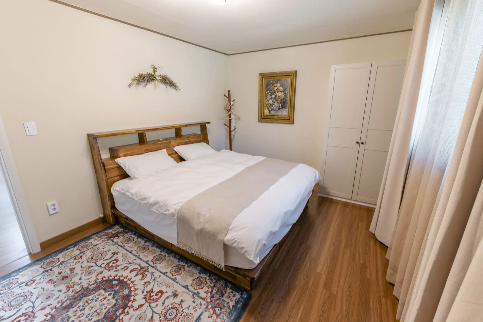 Two Romantic Birds Pool Pension