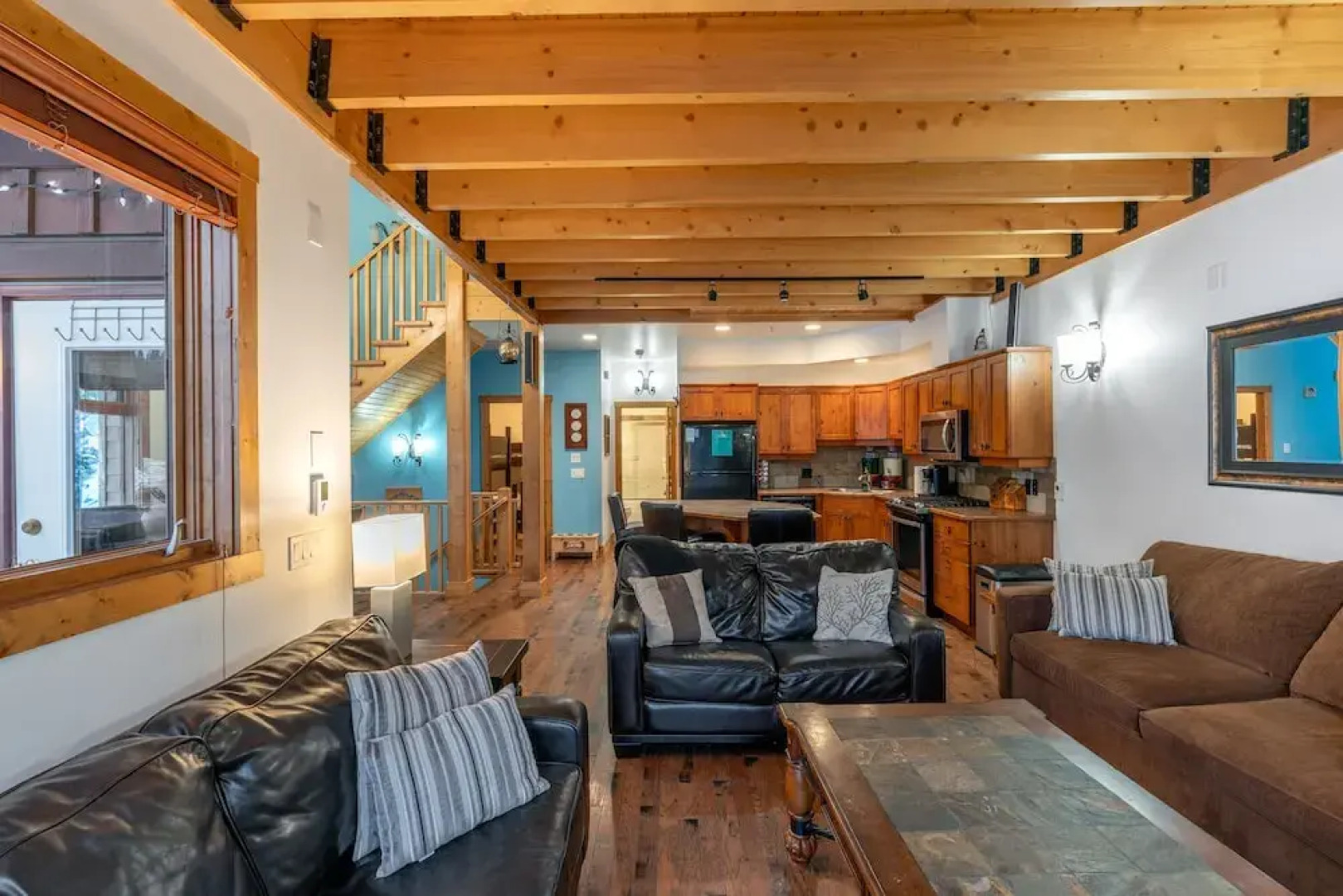 Forest Lane Hideaway - Luxurious Family Friendly Home with Private Hot Tub