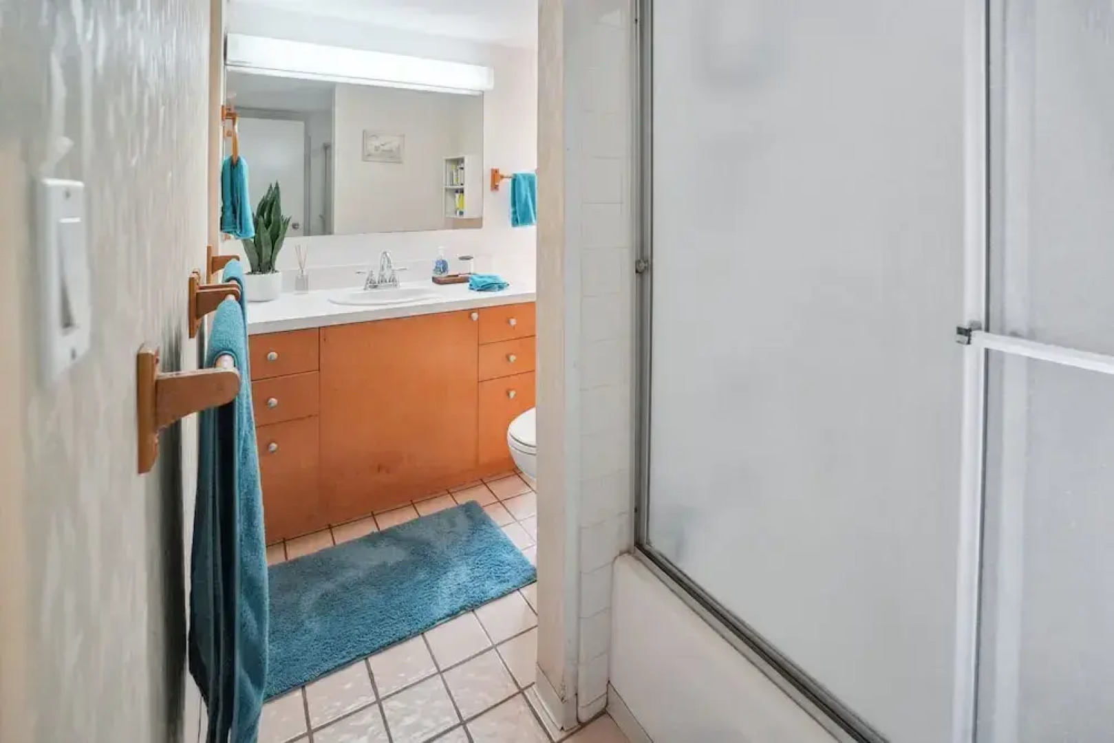 Island Breeze 2 Bedroom Condo by RedAwning