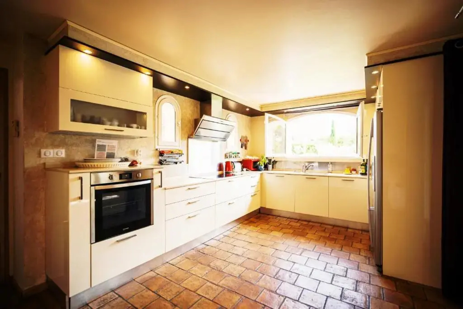 Villa Tessa for 14 people with private pool sauna and gym close to Aix en Provence