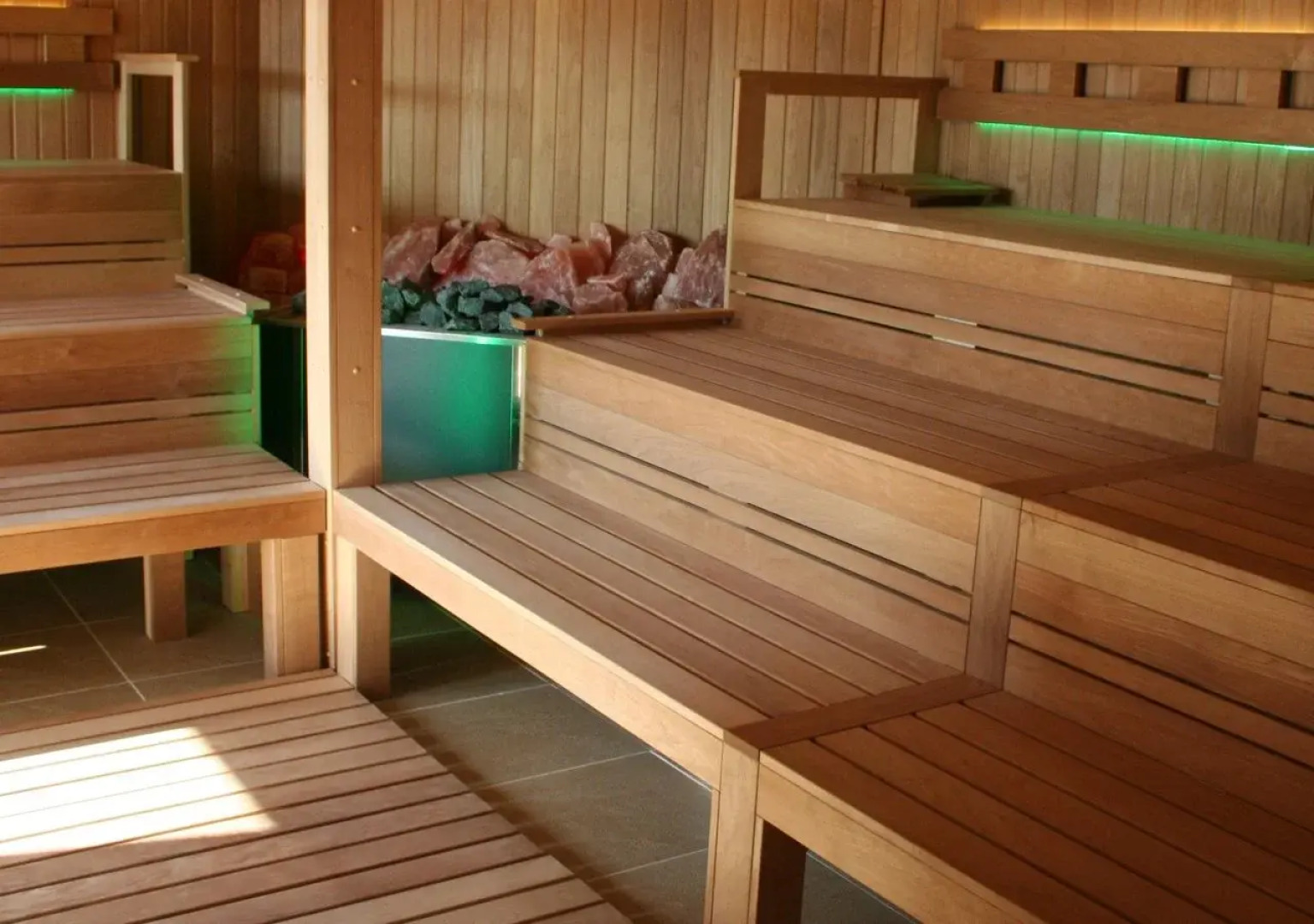 Holiday Beach Budapest Wellness & Conference Hotel