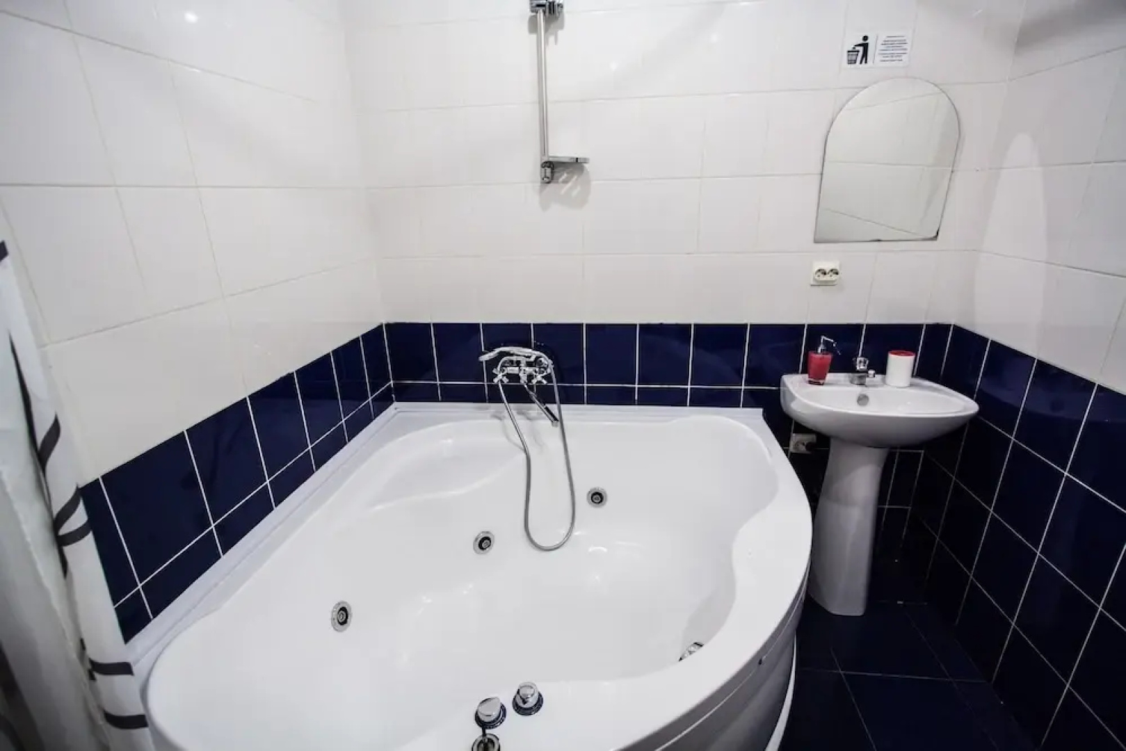 Hotel SH Jacuzzi Na Marata 30