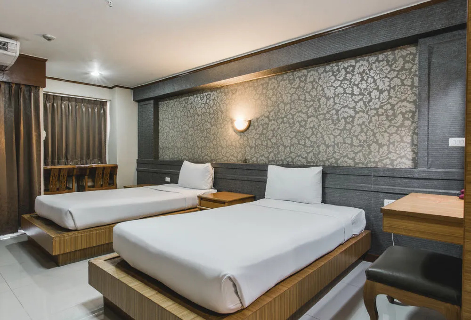 Convenient Park Bangkok Hotel