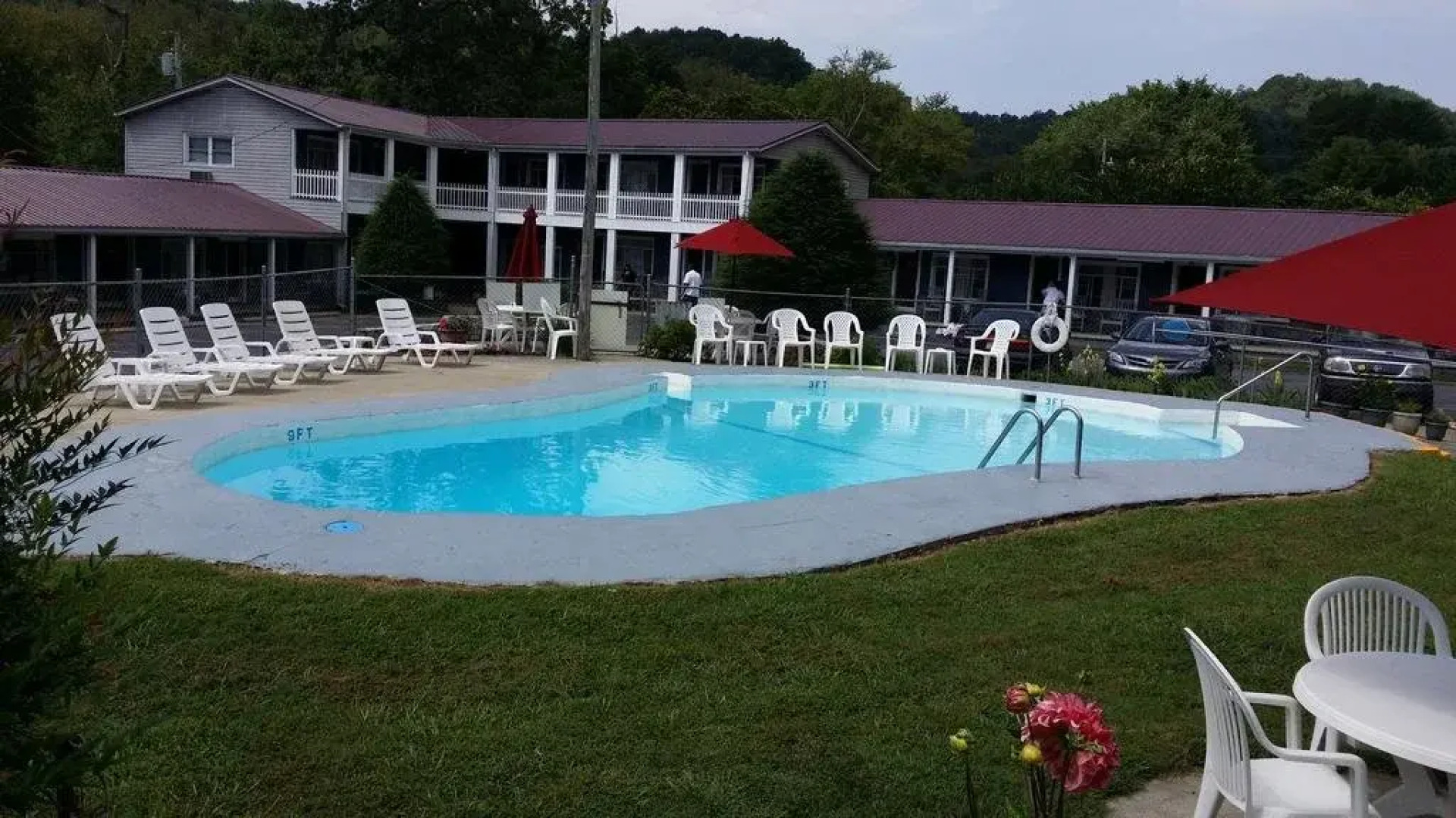 Lloyd's On The River Country Inn By OYO