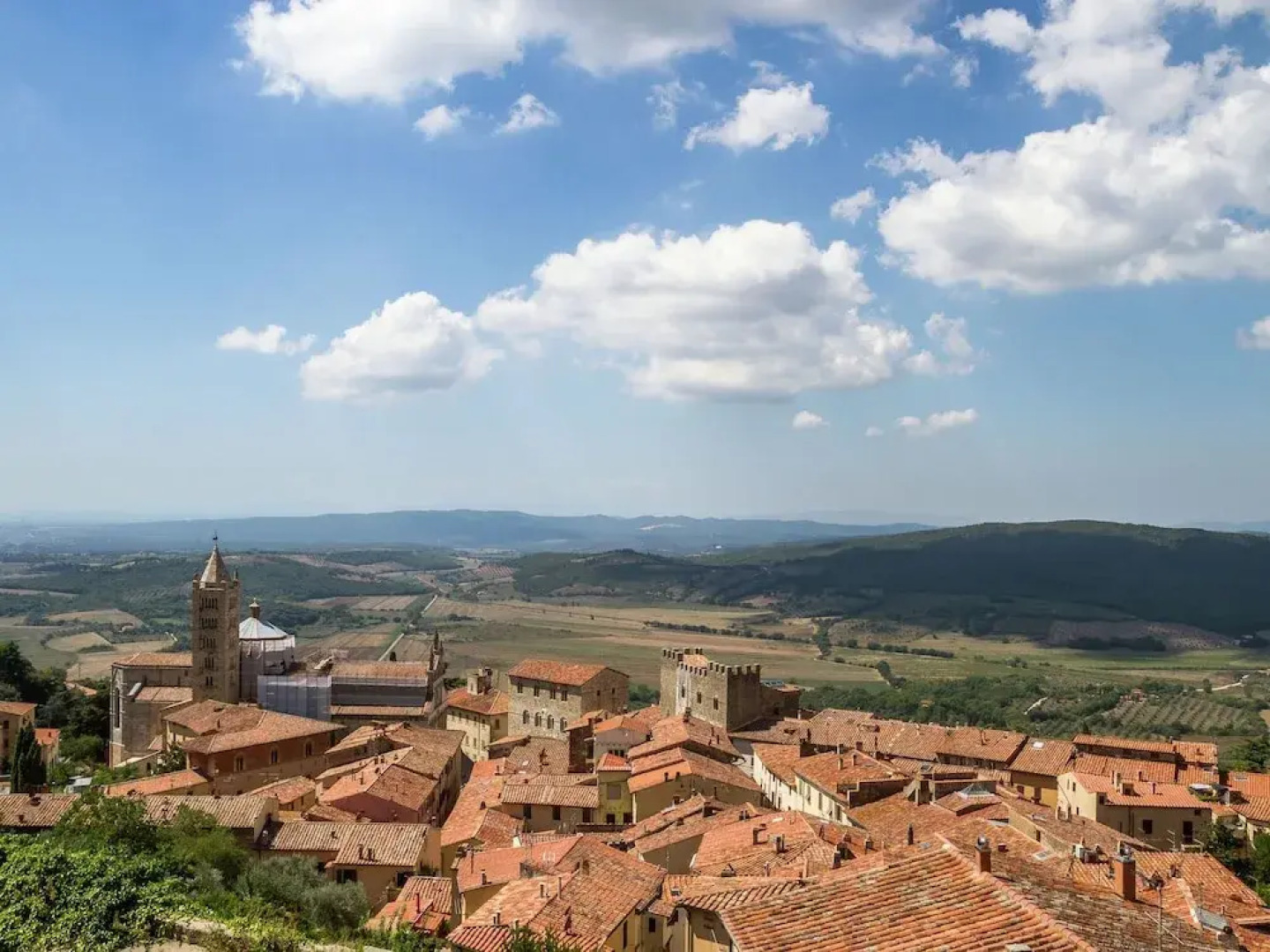 Cozy Apartment With air Conditioning Near the Sea