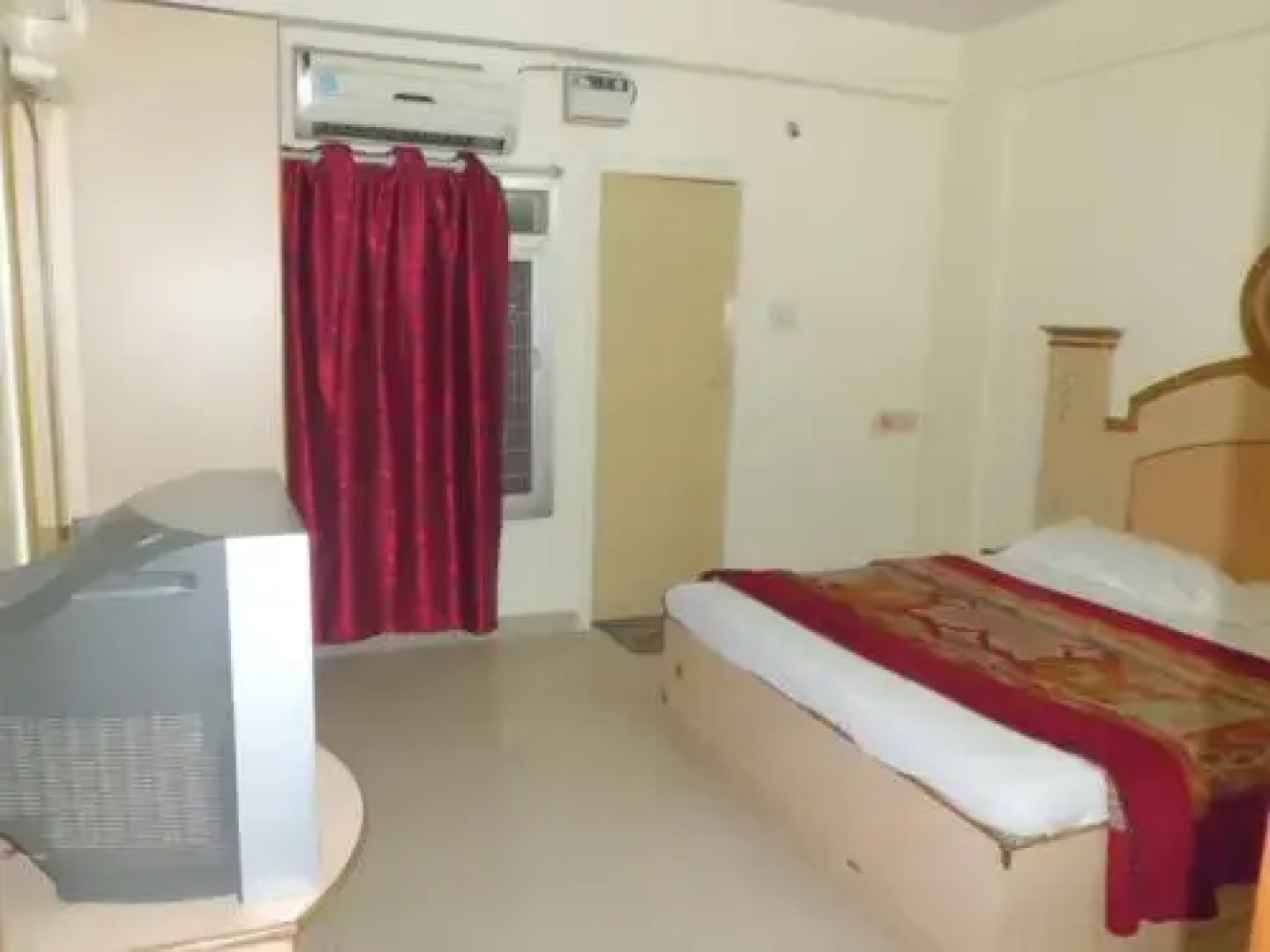 Hotel Ajantha Palace