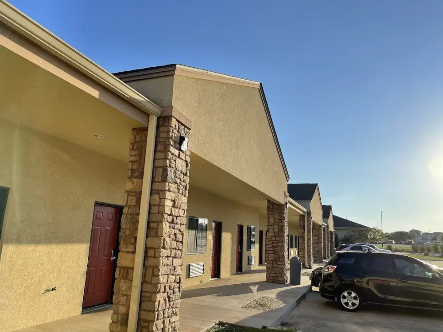 Sunbridge Inn and Suites