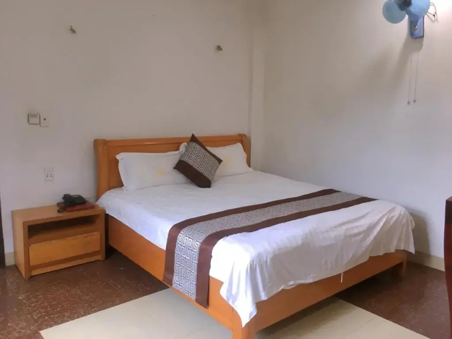 Song Hong View Hotel