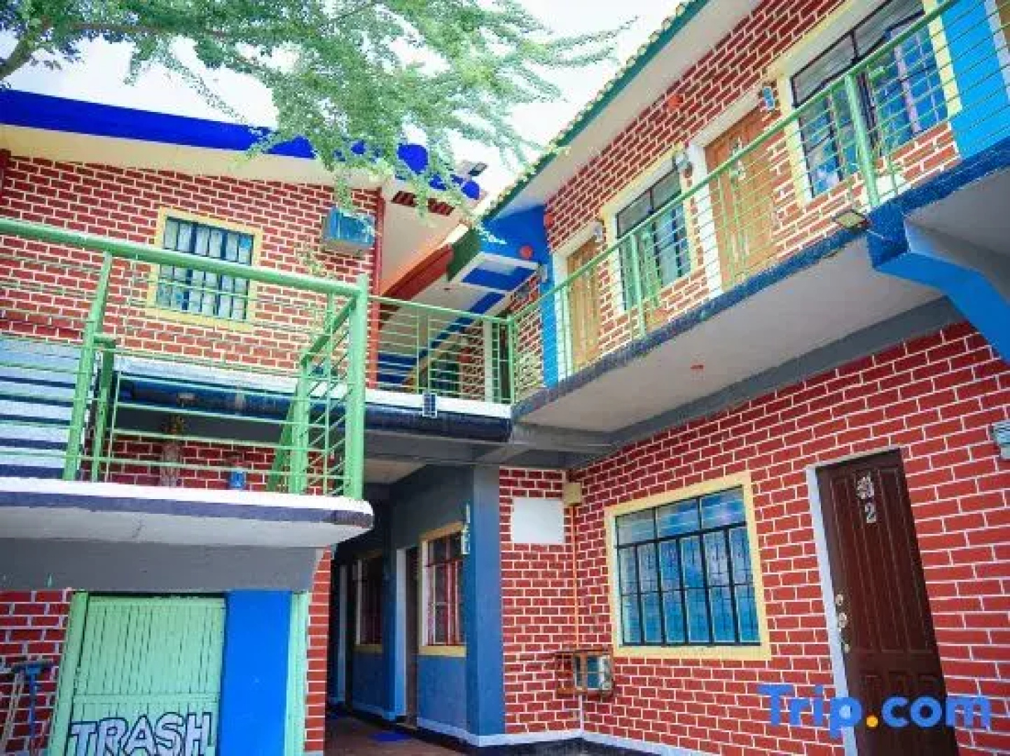 Dmi Hotels and Apartments, Tabaco City Albay by RedDoorz