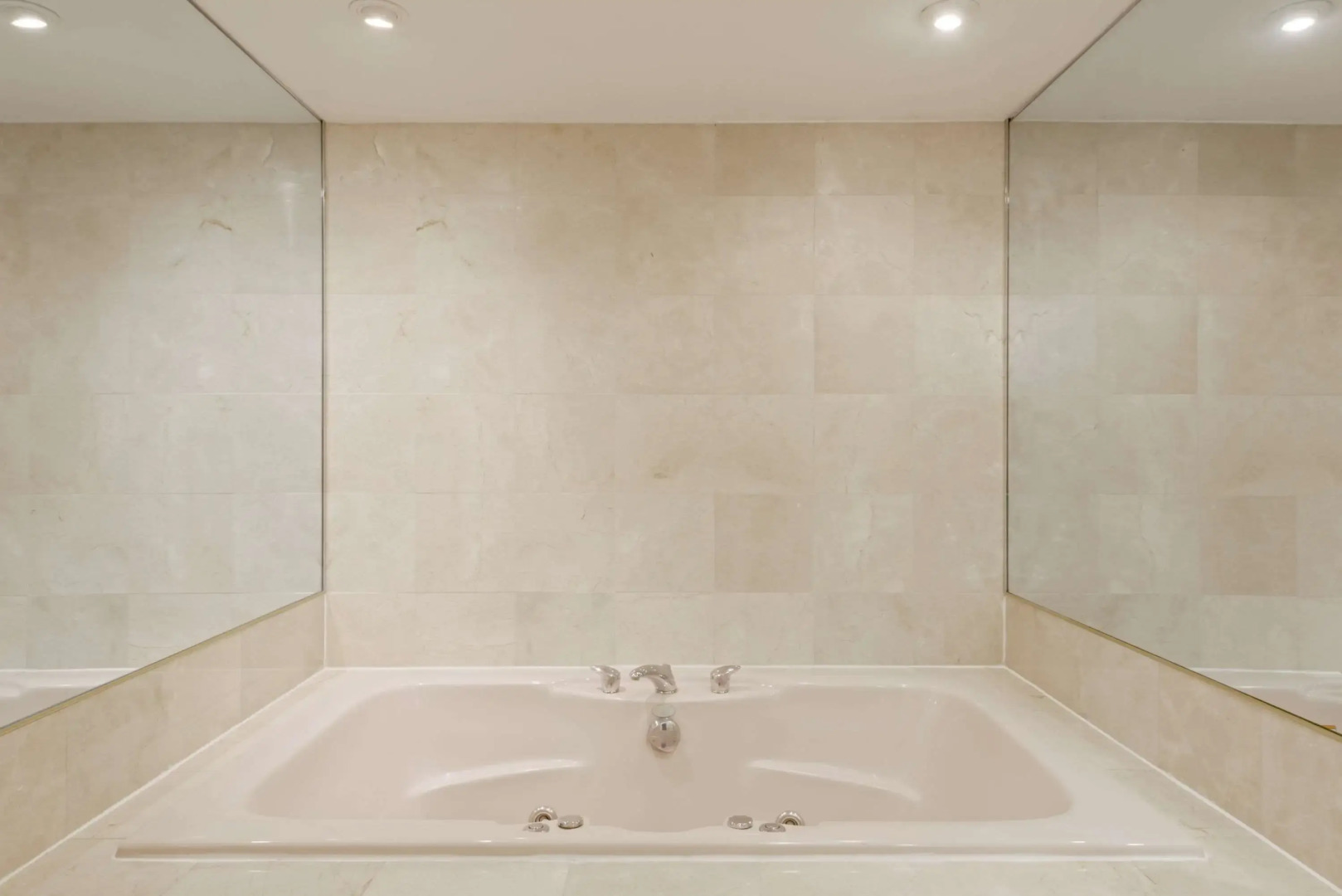 Super 8 by Wyndham Sturbridge