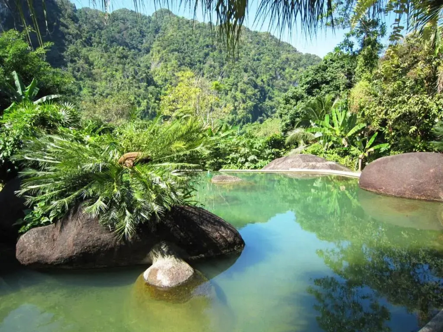 Phanom Bencha Mountain Resort