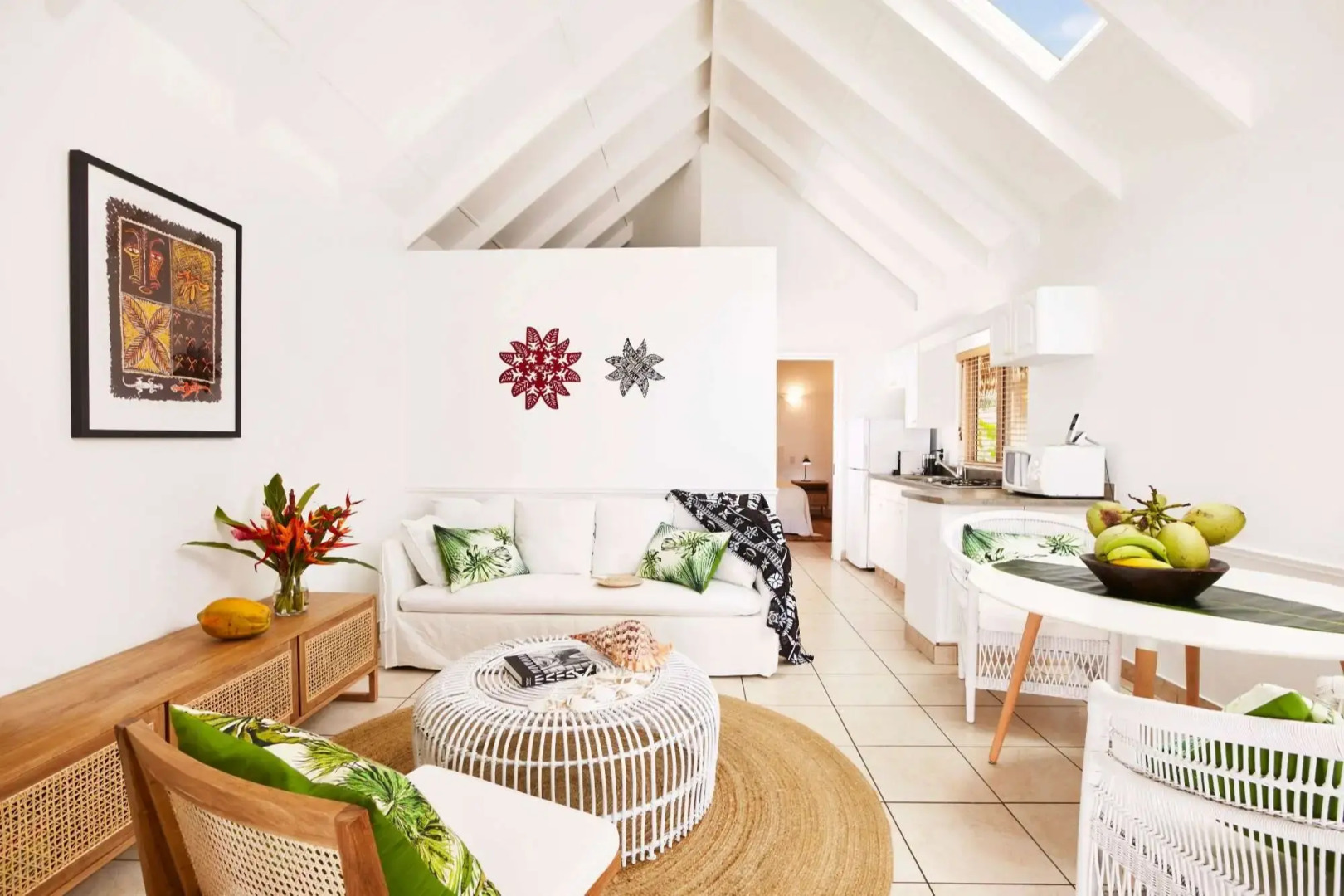 Motu Beachfront Art Villas