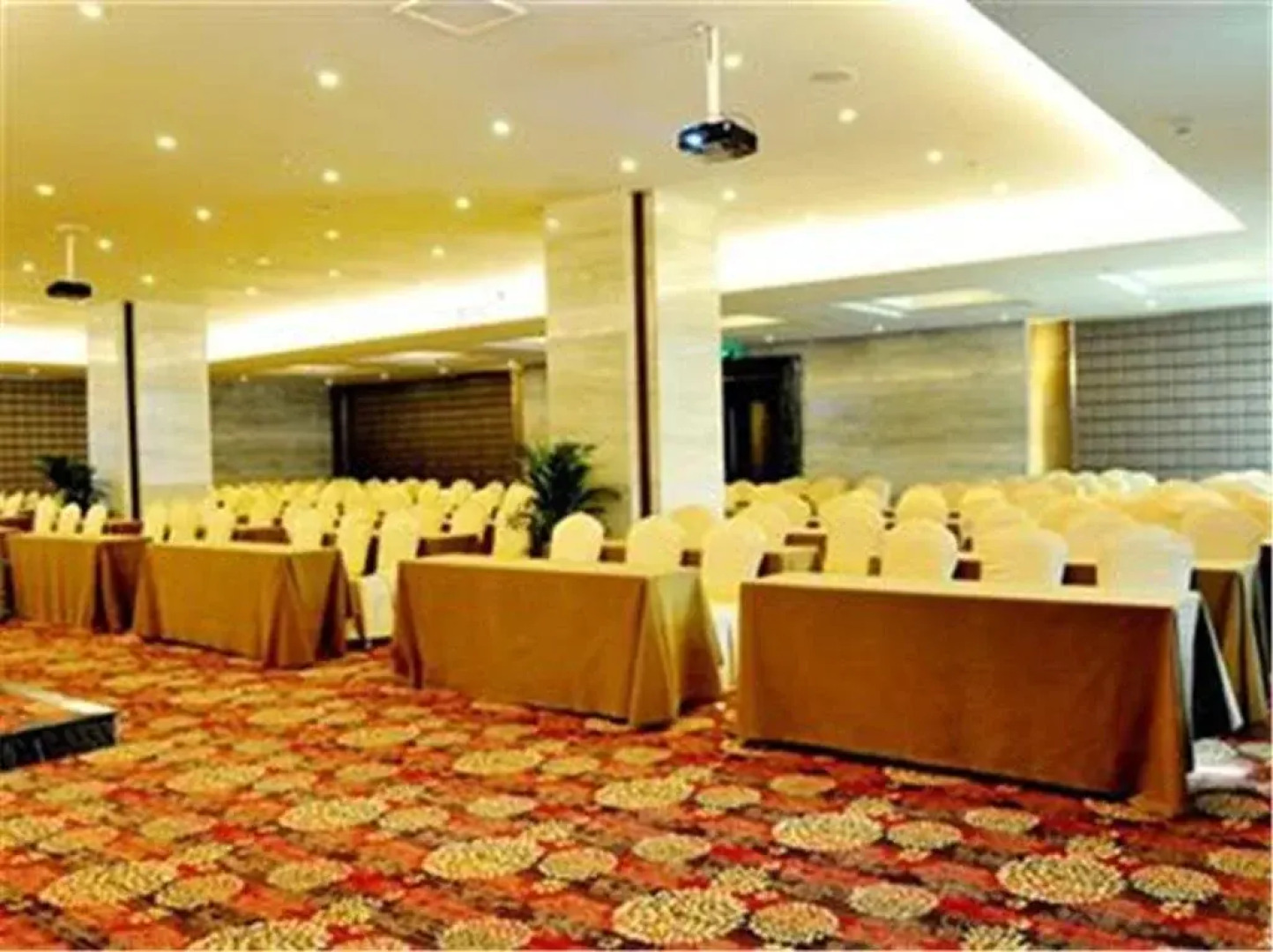 安顺神奇福运酒店