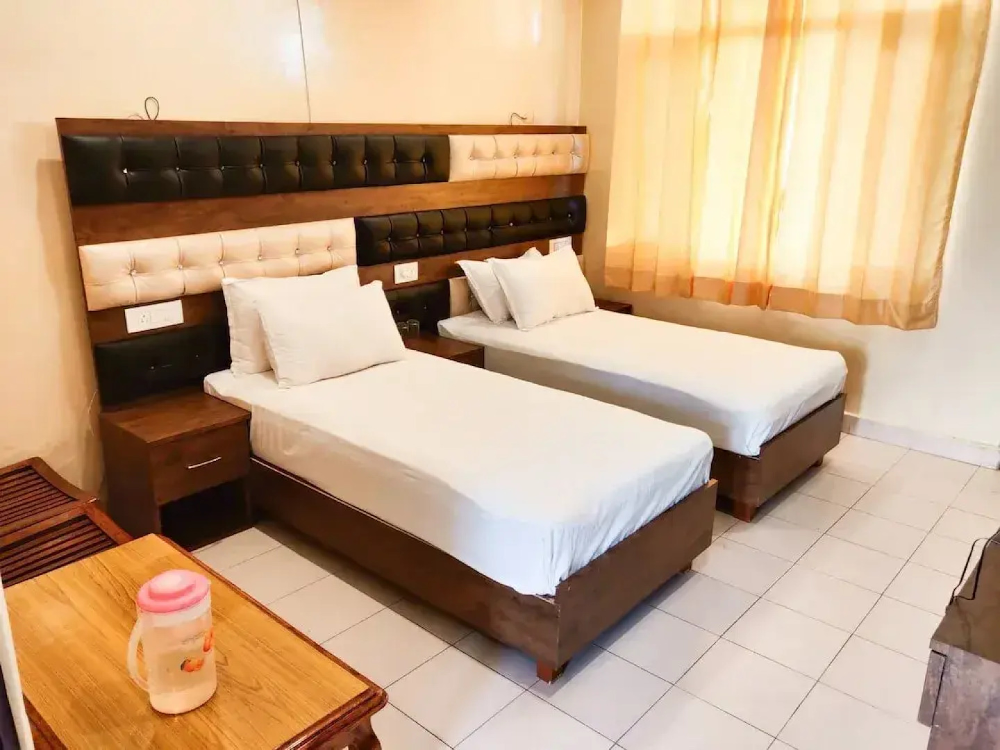 Pops Hotel and Restaurant