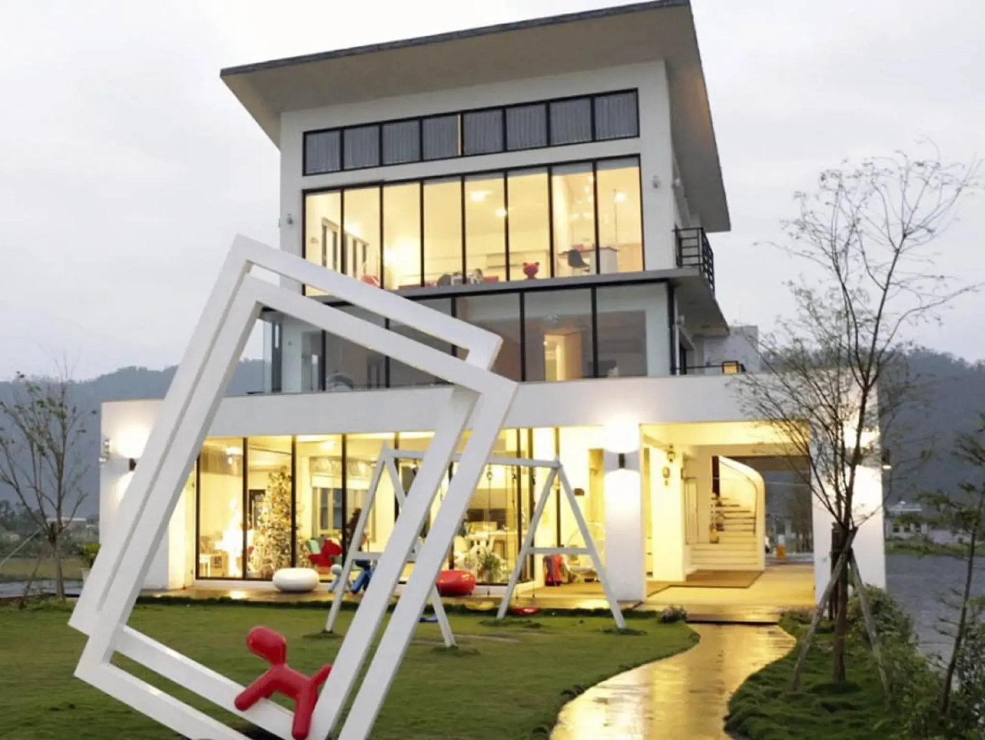 Lake shining Hostel